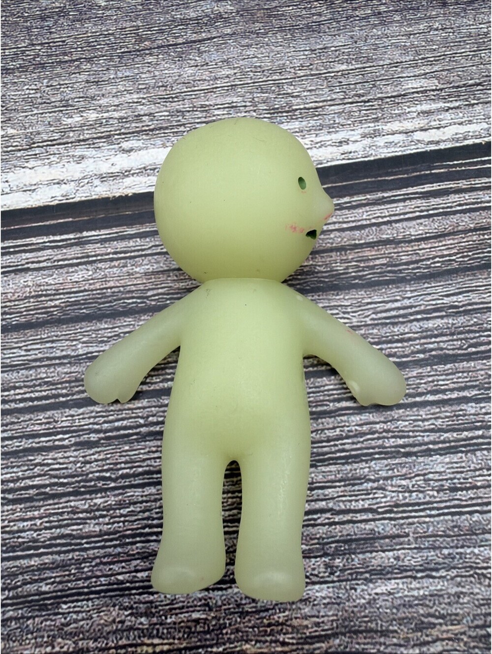 SMISKI Series 1 Hiding Mini Figure GLOW IN THE DARK